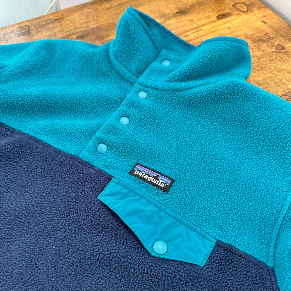 Patagonia Women’s Lightweight Synchilla Snap Pullover Fleece, Elwha Blue, Medium - Picture 8 of 14